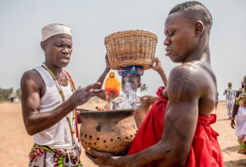 Lebendiger Voodoo Spiritualität im Herzen Benins