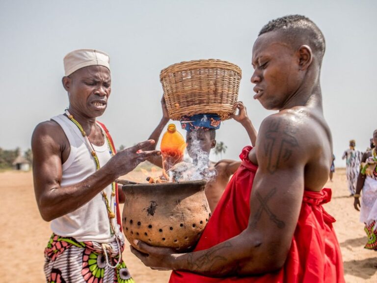 Lebendiger Voodoo: Spiritualität im Herzen Benins